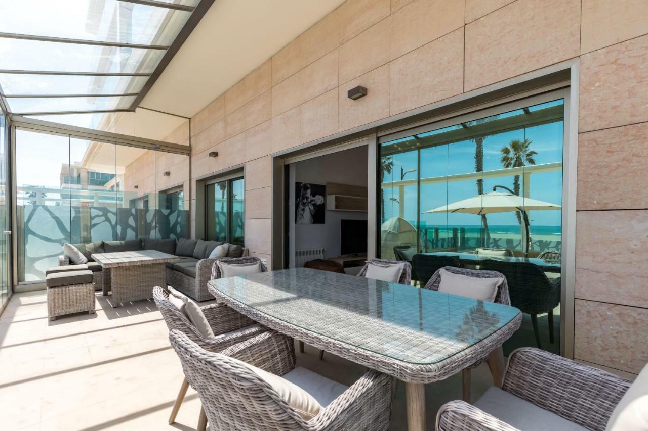 Luxury Beach Front Apartment With Pool Valencia Kültér fotó