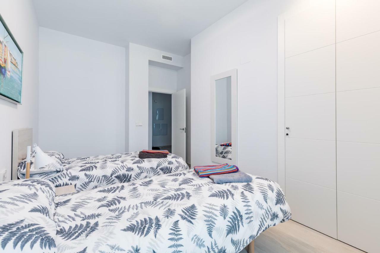 Luxury Beach Front Apartment With Pool Valencia Kültér fotó